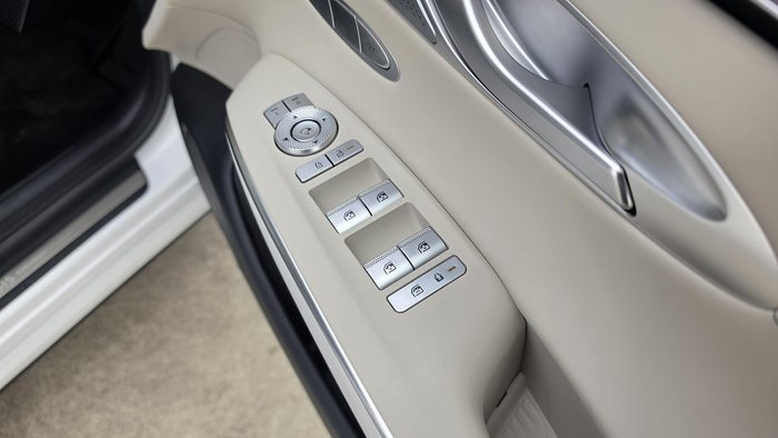 2025 Genesis GV70 2.5T SIGNATURE