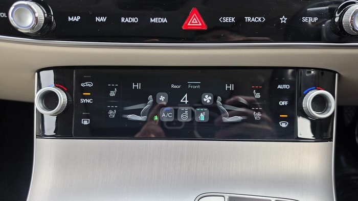 2025 Genesis GV70 2.5T SIGNATURE