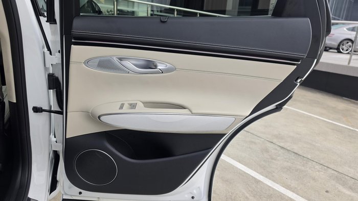 2025 Genesis GV70 2.5T SIGNATURE