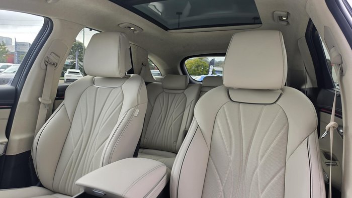 2025 Genesis GV70 2.5T SIGNATURE