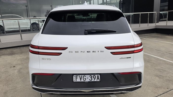 2025 Genesis GV70 2.5T SIGNATURE