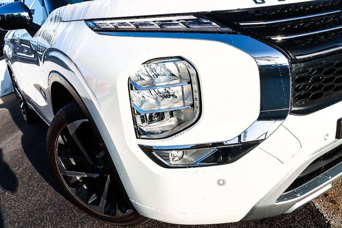 2022 Mitsubishi Outlander Exceed