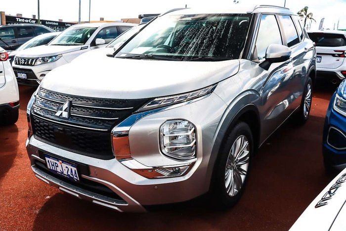 2022 Mitsubishi Outlander LS