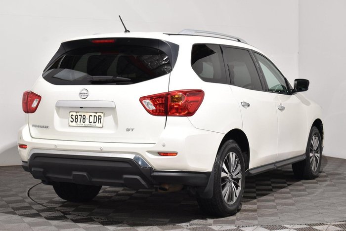 2019 Nissan Pathfinder ST