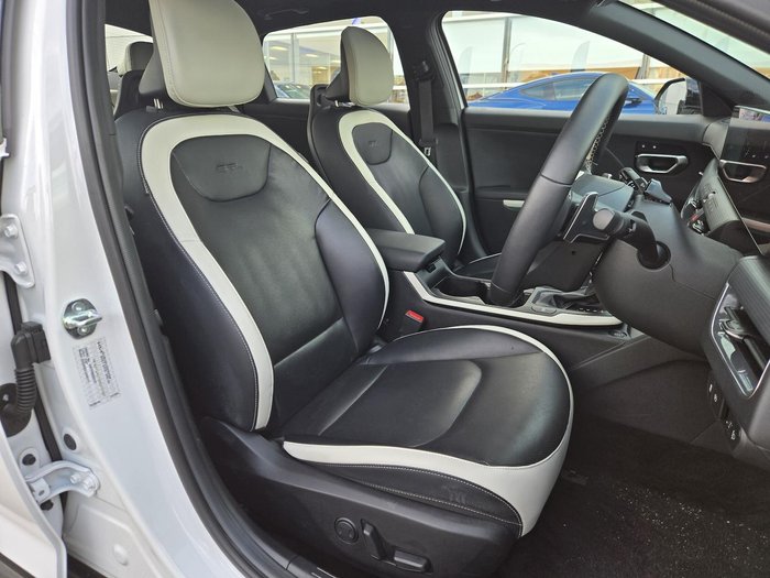 2024 Kia K4 GT-Line