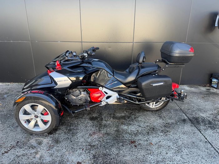 2016 Can-Am Spyder F3 SM6 Spyder F3 Black