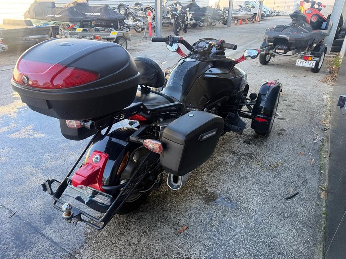 2016 Can-Am Spyder F3 SM6 Spyder F3 Black