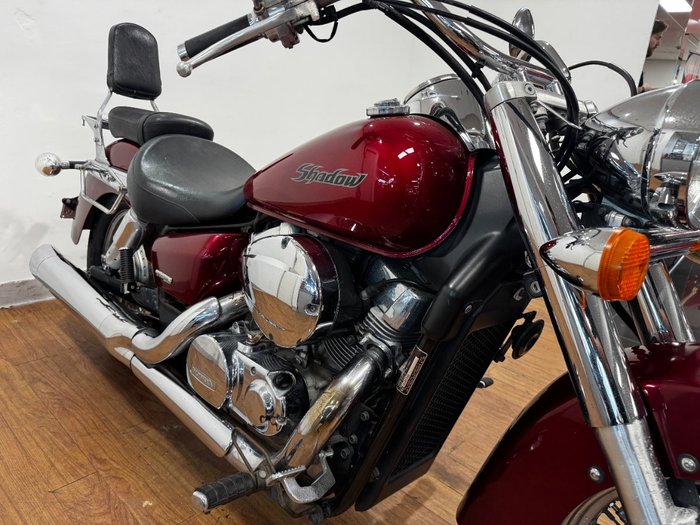 2004 Honda VT750C SHADOW RED