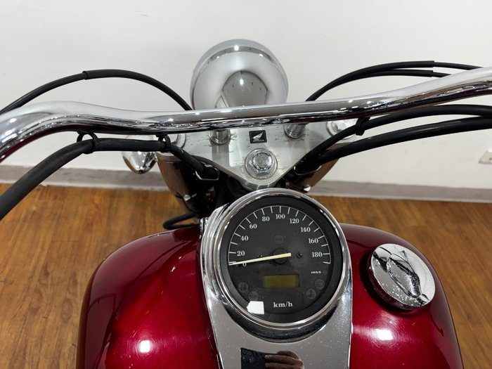 2004 Honda VT750C SHADOW RED