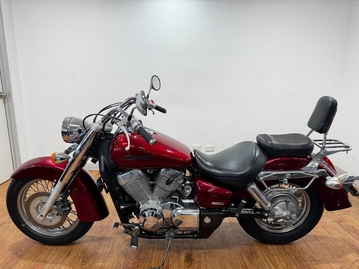 2004 Honda VT750C SHADOW RED