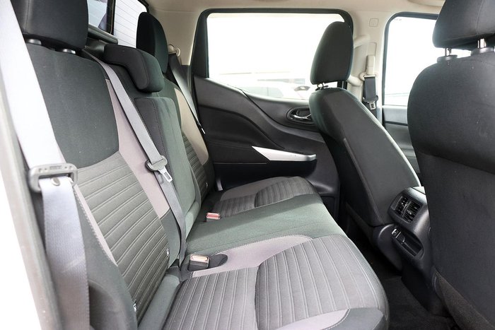 2023 Nissan Navara ST