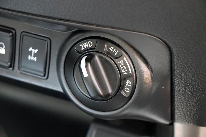 2023 Nissan Navara ST