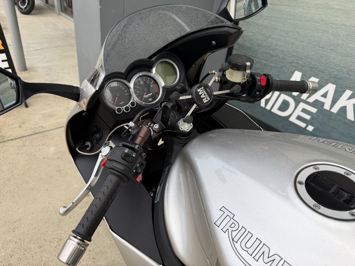 2011 Triumph SPRINT GT Silver