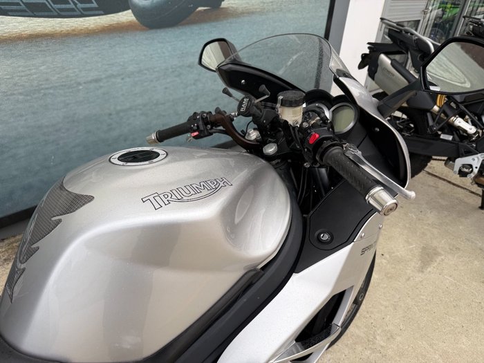 2011 Triumph SPRINT GT Silver