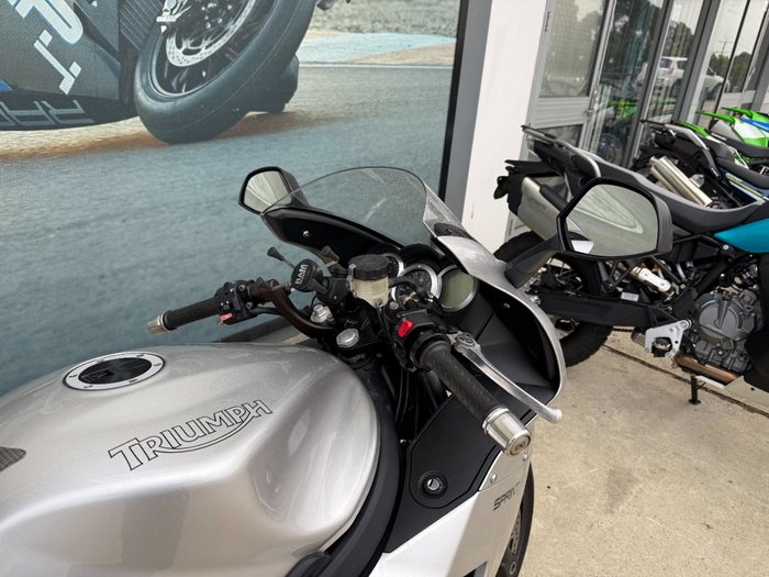 2011 Triumph SPRINT GT Silver