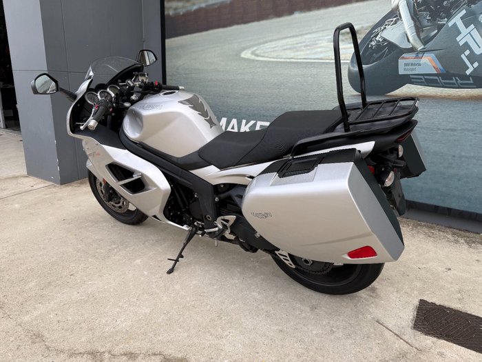 2011 Triumph SPRINT GT Silver