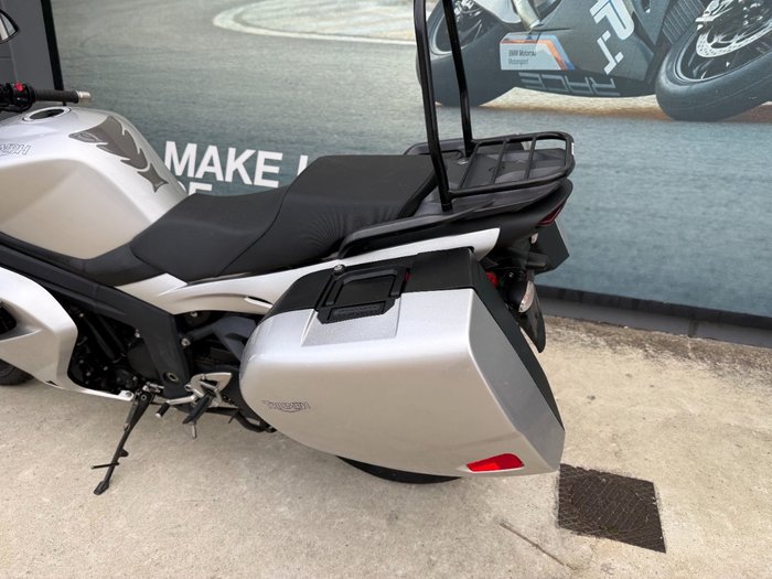 2011 Triumph SPRINT GT Silver