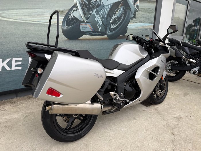 2011 Triumph SPRINT GT Silver