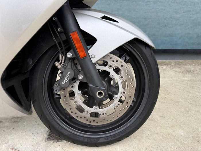 2011 Triumph SPRINT GT Silver