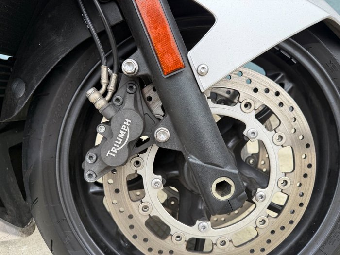 2011 Triumph SPRINT GT Silver