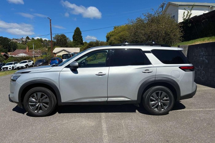2022 Nissan Pathfinder ST-L
