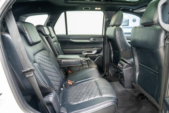 2022 Ford Everest Platinum