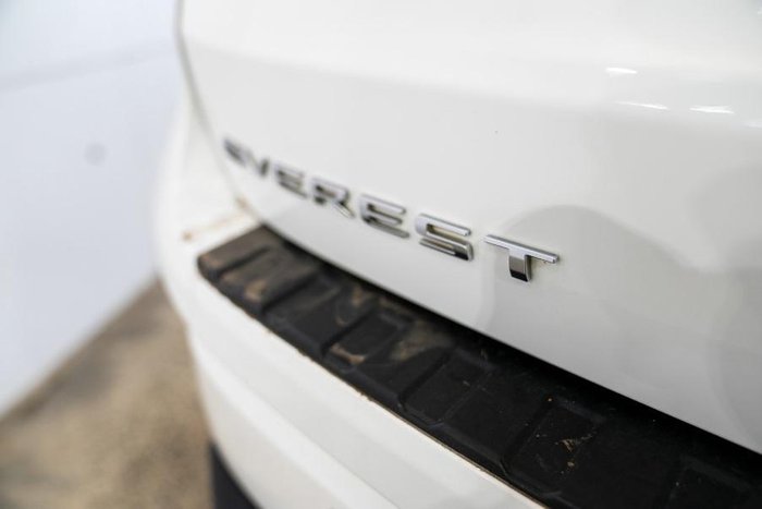 2022 Ford Everest Platinum