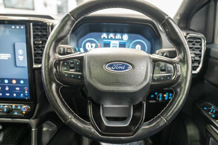 2022 Ford Everest Platinum