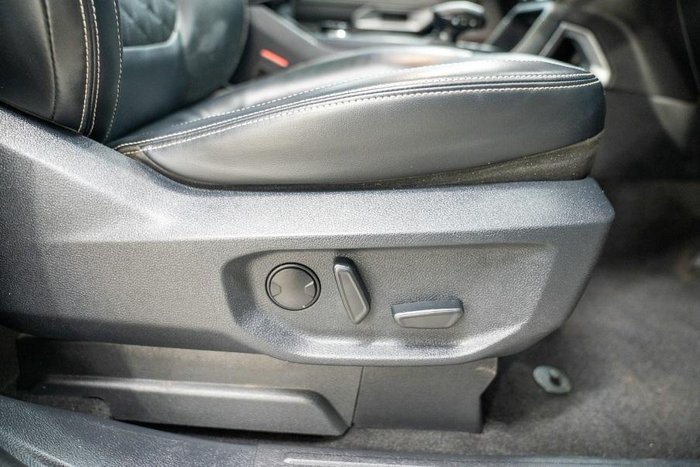 2022 Ford Everest Platinum