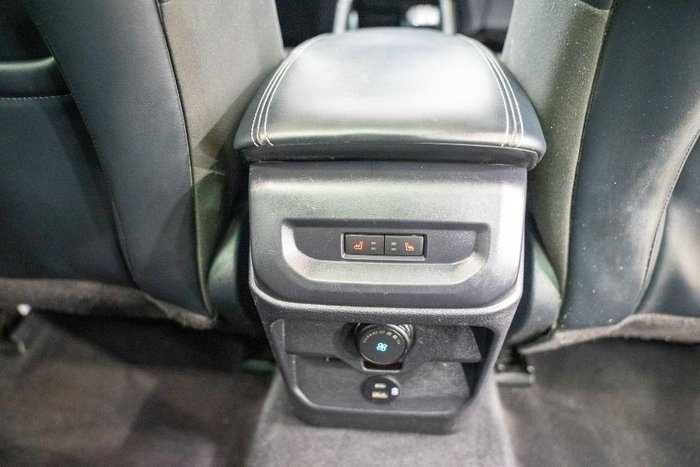 2022 Ford Everest Platinum