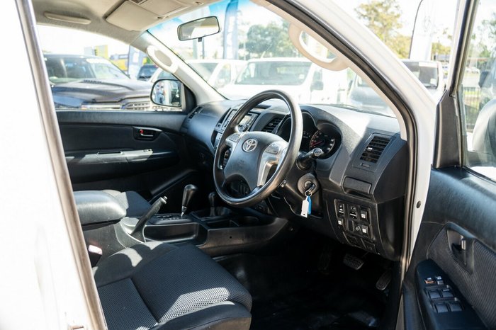 2013 Toyota Hilux SR