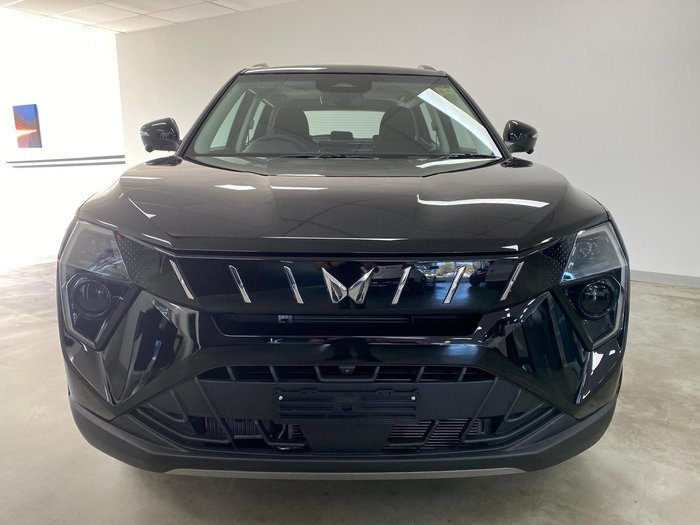 2025 Mahindra XUV3XO AX5L