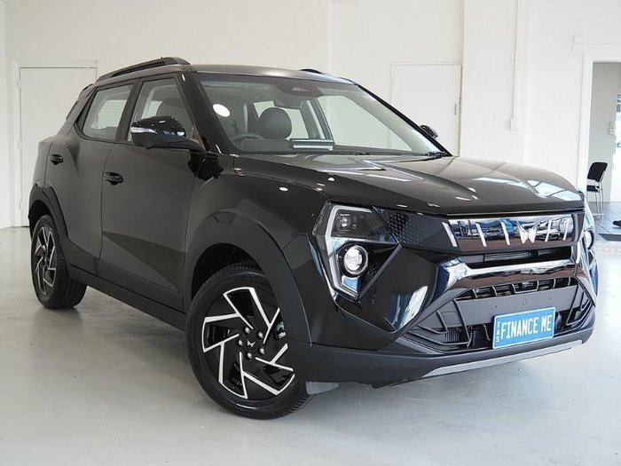 2025 Mahindra XUV3XO AX7L