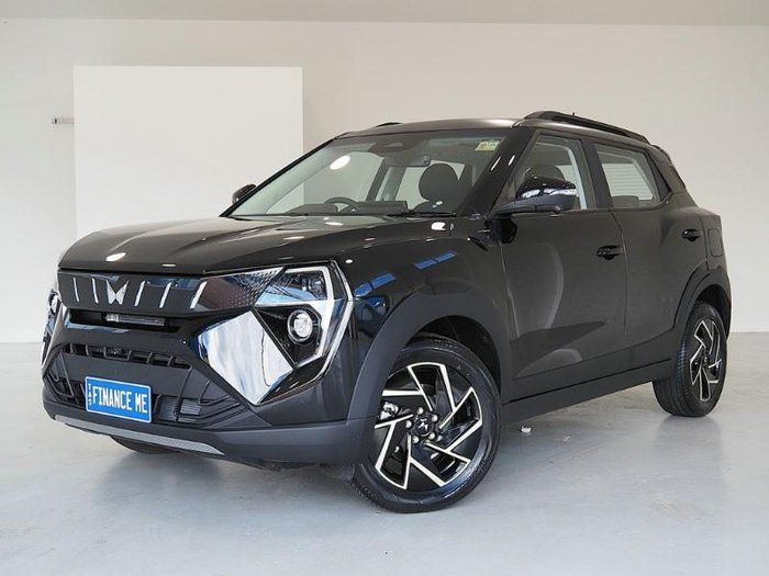 2025 Mahindra XUV3XO AX7L