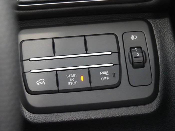 2025 Mahindra XUV3XO AX7L