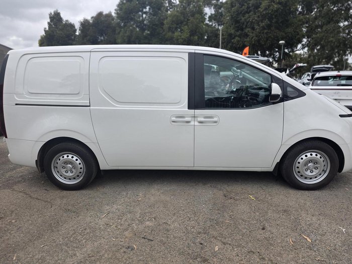 2023 Hyundai STARIA LOAD
