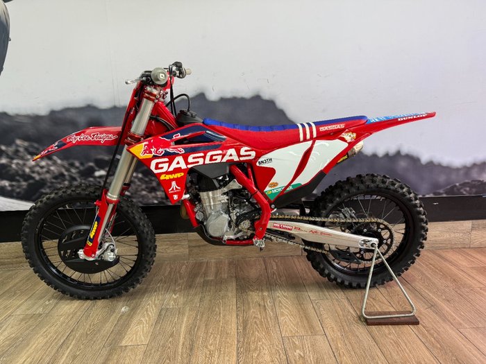 2022 GASGAS MC 450F TROY LEE DESIGNS RED
