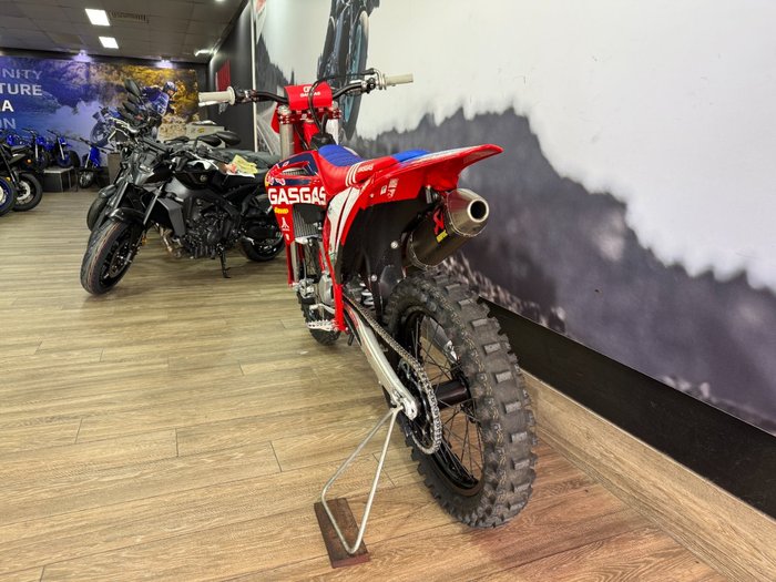 2022 GASGAS MC 450F TROY LEE DESIGNS RED
