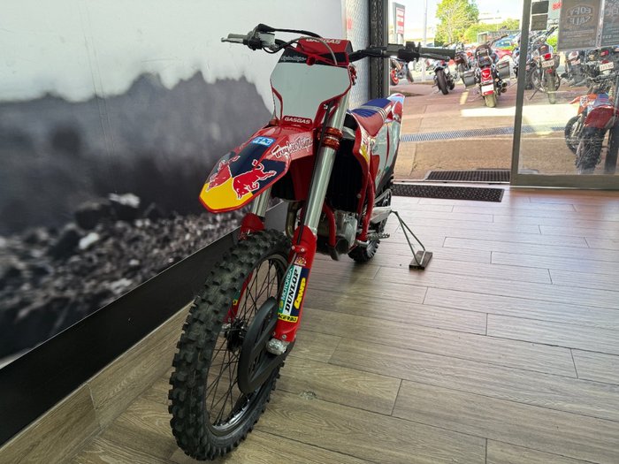 2022 GASGAS MC 450F TROY LEE DESIGNS RED