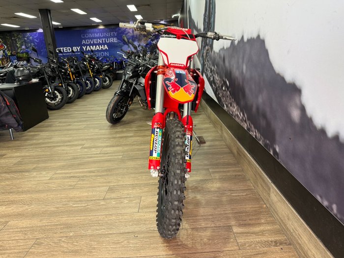 2022 GASGAS MC 450F TROY LEE DESIGNS RED