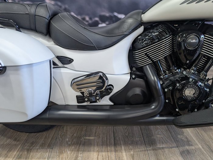 2019 INDIAN SPRINGFIELD DARK HORSE WHITE WHITE