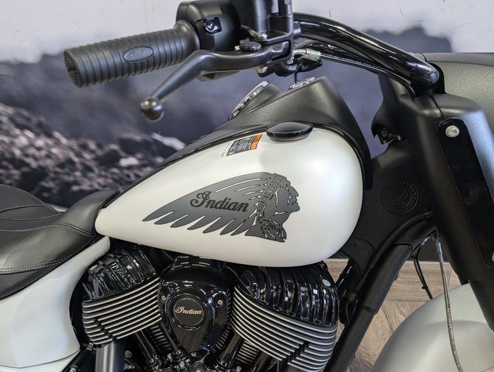 2019 INDIAN SPRINGFIELD DARK HORSE WHITE WHITE