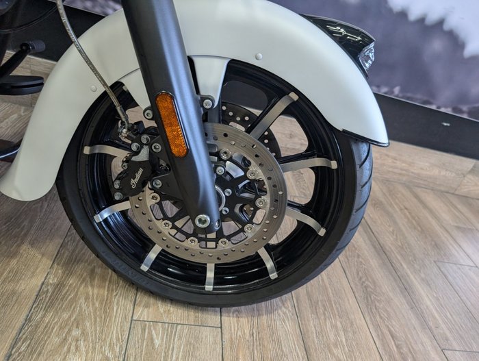 2019 INDIAN SPRINGFIELD DARK HORSE WHITE WHITE