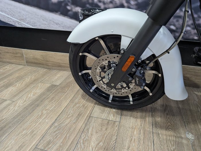 2019 INDIAN SPRINGFIELD DARK HORSE WHITE WHITE
