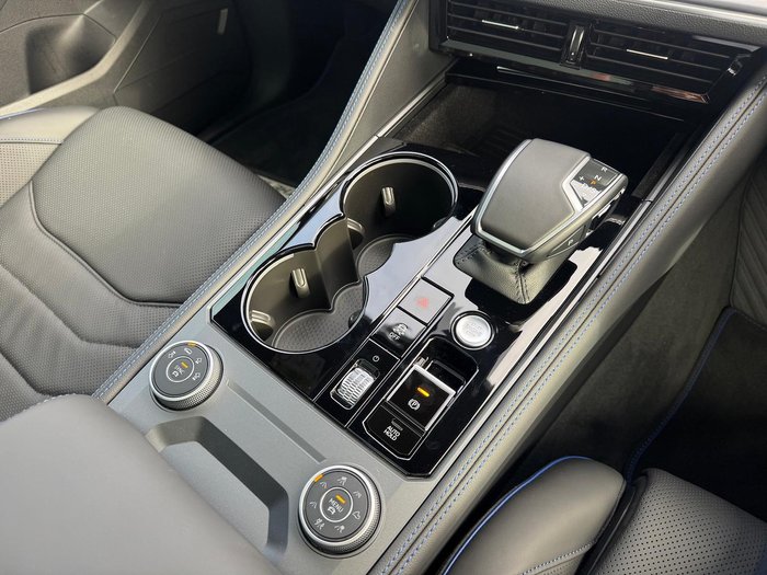 2026 Volkswagen Touareg R