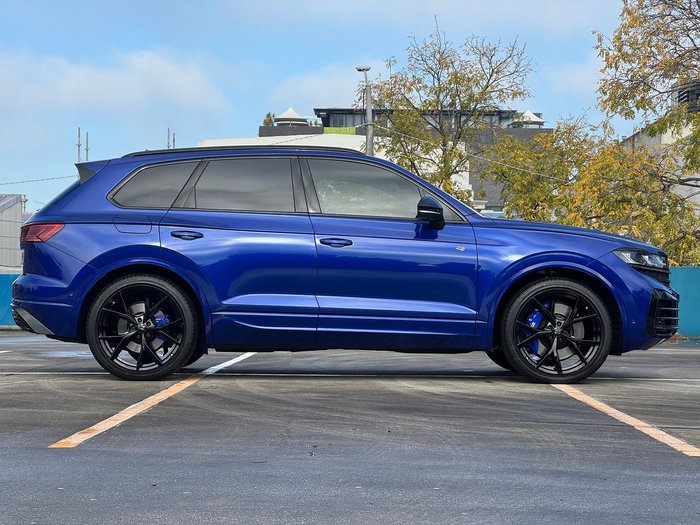 2026 Volkswagen Touareg R
