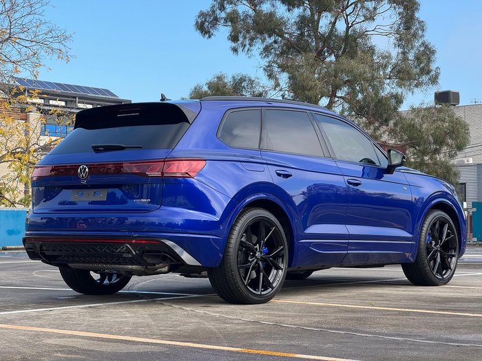 2026 Volkswagen Touareg R
