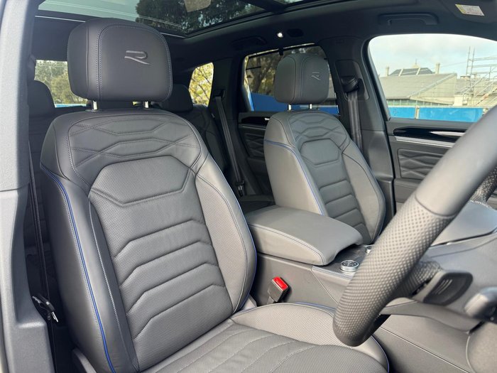 2026 Volkswagen Touareg R