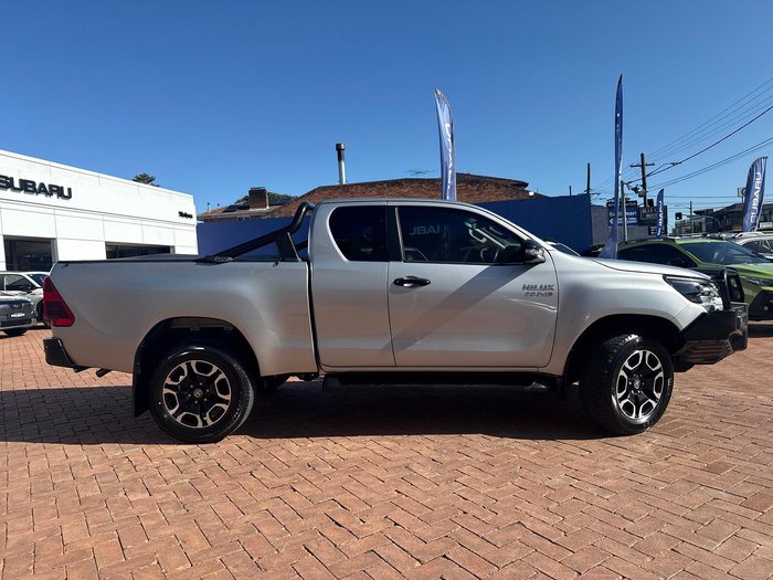 2024 Toyota Hilux SR5