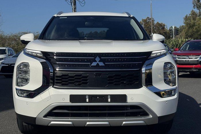 2024 Mitsubishi Outlander LS